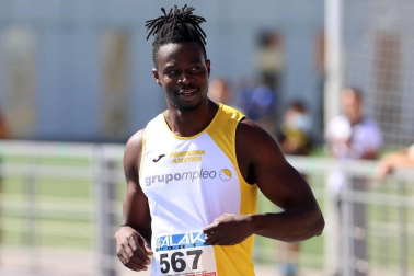 La segunda jornada del campeonato navarro absoluto de atletismo se disputó este domingoen las pistas de Larrabide. Las diferentes pruebas tuvieron que disputarse a puerta cerrada debido a las medidas de seguridad por la pandemia del coronavirus. Con esta jornada se ha puesto fin al campeonato navarro absoluto de atletismo.