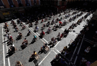 Fotos de la actuación en Pamplona de la cantaora Remedios Amaya, que ha sido la encargada de estrenar el balcón del Ayuntamiento en el marco del festival 'Flamenco on Fire'.