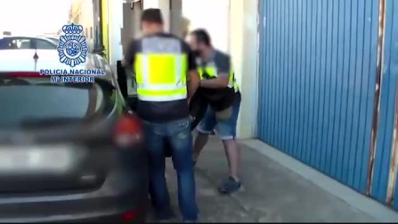 Vídeo: La Policía detiene a un negacionista de la COVID-19 por incitación al odio en las redes