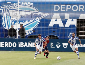 Fotos del partido amistoso de pretemporada en el que Osasuna ha ganado al Alavés por 2-1. El argentino Chimy Ávila ha sido titular en el equipo navarro tras varios meses en dique seco por una lesión.