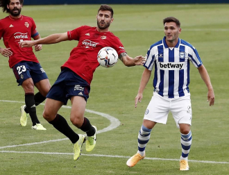 Fotos del partido amistoso de pretemporada en el que Osasuna ha ganado al Alavés por 2-1. El argentino Chimy Ávila ha sido titular en el equipo navarro tras varios meses en dique seco por una lesión.