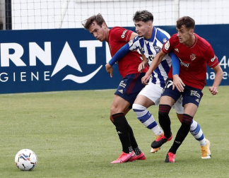 Fotos del partido amistoso de pretemporada en el que Osasuna ha ganado al Alavés por 2-1. El argentino Chimy Ávila ha sido titular en el equipo navarro tras varios meses en dique seco por una lesión.
