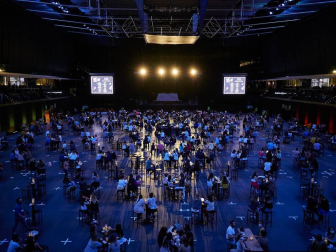 Lola Índigo devuelve la música al Navarra Arena