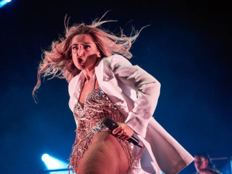 Lola Índigo devuelve la música al Navarra Arena