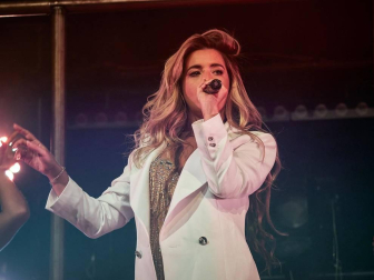 Lola Índigo devuelve la música al Navarra Arena