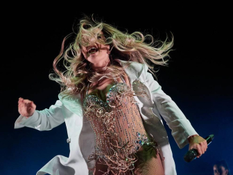 Lola Índigo devuelve la música al Navarra Arena