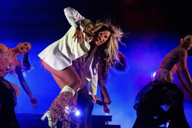 Lola Índigo devuelve la música al Navarra Arena