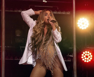 Lola Índigo devuelve la música al Navarra Arena