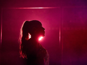 Lola Índigo devuelve la música al Navarra Arena