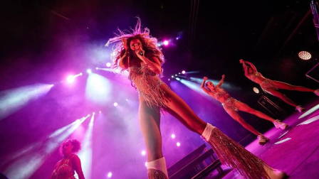 Lola Índigo devuelve la música al Navarra Arena