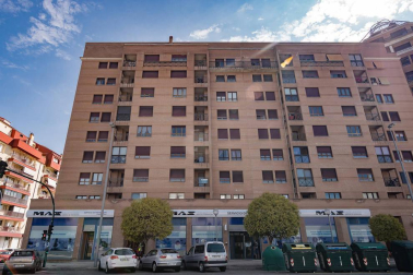 Se vende bonito apartamento exterior y luminoso