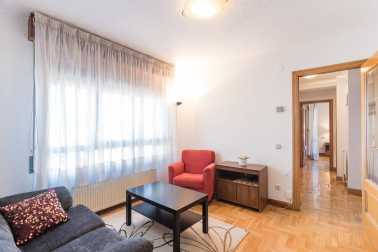 Se vende bonito apartamento exterior y luminoso