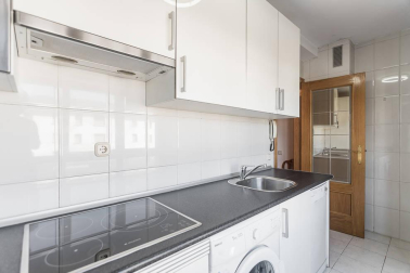 Se vende bonito apartamento exterior y luminoso