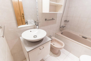 Se vende bonito apartamento exterior y luminoso