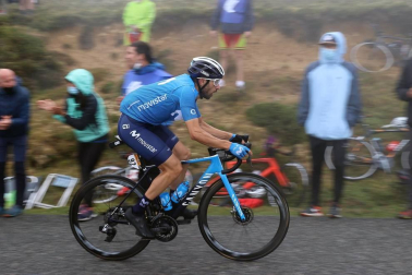 El esloveno Tadej Pogacar se impuso este domingo en la segunda etapa pirenaica del Tour de Francia por delante de su compatriota Primoz Roglic, que conquistó el maillot amarillo de líder.