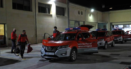 Diario de Navarra acompaña a dos patrullas de la Policía Foral durante una noche