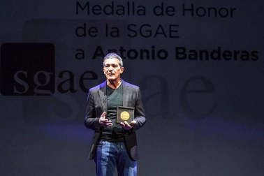 Bajo el lema 'El arte de escuchar', los XXIII Premios Max han sido una de las ediciones más atípicas debido al coronavirus, convirtiéndose la cita en un punto de encuentro de un sector, el de las artes escénicas, "de los más golpeados y matratados por la pandemia".