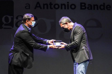 Bajo el lema 'El arte de escuchar', los XXIII Premios Max han sido una de las ediciones más atípicas debido al coronavirus, convirtiéndose la cita en un punto de encuentro de un sector, el de las artes escénicas, "de los más golpeados y matratados por la pandemia".
