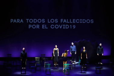 Bajo el lema 'El arte de escuchar', los XXIII Premios Max han sido una de las ediciones más atípicas debido al coronavirus, convirtiéndose la cita en un punto de encuentro de un sector, el de las artes escénicas, "de los más golpeados y matratados por la pandemia".