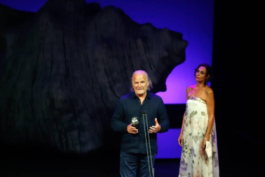 Bajo el lema 'El arte de escuchar', los XXIII Premios Max han sido una de las ediciones más atípicas debido al coronavirus, convirtiéndose la cita en un punto de encuentro de un sector, el de las artes escénicas, "de los más golpeados y matratados por la pandemia".