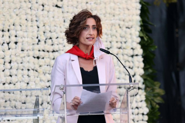 Fotografías del homenaje organizado por el Ayuntamiento de Pamplona en recuerdo a las víctimas de la covid-19. El acto estaba enmarcado en el 597º aniversario del Privilegio de la Unión.