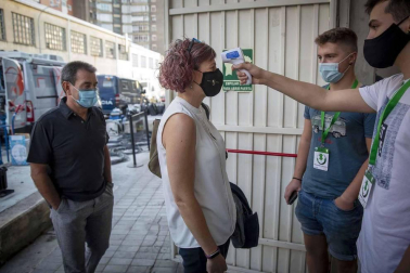 Seis meses y medio después, volvió el balonmano a Anaitasuna. Eso sí, fue un reencuentro extraño, frío y marcado por el riguroso protocolo de seguridad