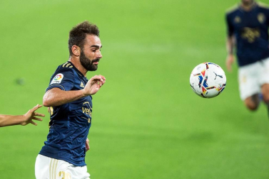 Fútbol reconocible de Osasuna y triunfo en el Carranza para empezar