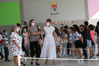 La reina Letizia inaugura el curso escolar en Milagro y San Adrián