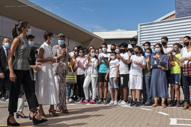 La reina Letizia inaugura el curso escolar en Milagro y San Adrián