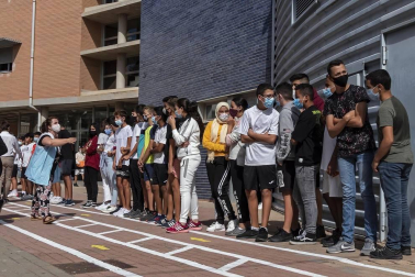 La reina Letizia inaugura el curso escolar en Milagro y San Adrián