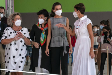 La reina Letizia inaugura el curso escolar en Milagro y San Adrián