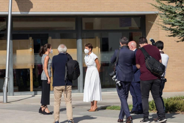 La reina Letizia inaugura el curso escolar en Milagro y San Adrián