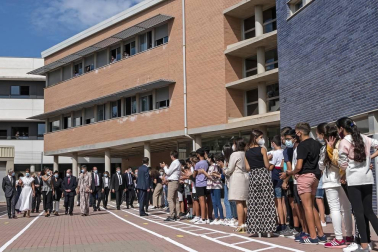La reina Letizia inaugura el curso escolar en Milagro y San Adrián