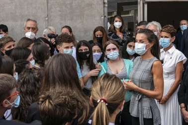 La reina Letizia inaugura el curso escolar en Milagro y San Adrián