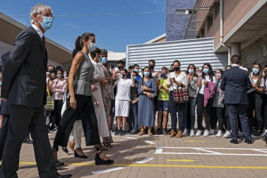 La reina Letizia inaugura el curso escolar en Milagro y San Adrián