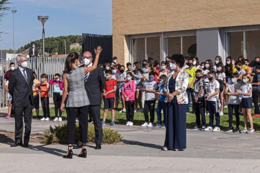 La reina Letizia inaugura el curso escolar en Milagro y San Adrián