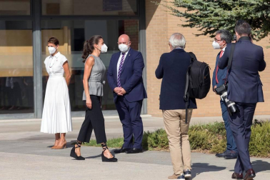 La reina Letizia inaugura el curso escolar en Milagro y San Adrián