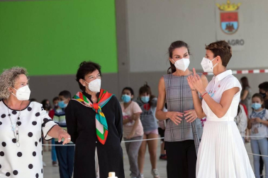 La reina Letizia inaugura el curso escolar en Milagro y San Adrián