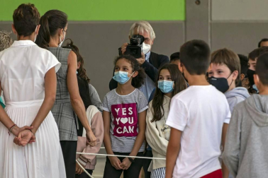 La reina Letizia inaugura el curso escolar en Milagro y San Adrián