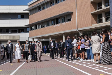 La reina Letizia inaugura el curso escolar en Milagro y San Adrián