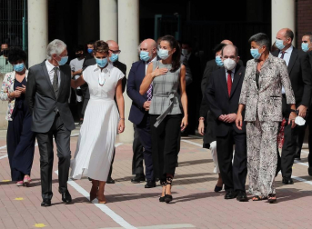 La reina Letizia inaugura el curso escolar en Milagro y San Adrián