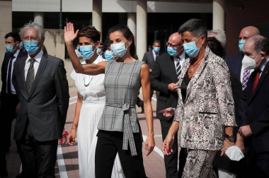 La reina Letizia inaugura el curso escolar en Milagro y San Adrián