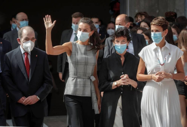 La reina Letizia inaugura el curso escolar en Milagro y San Adrián
