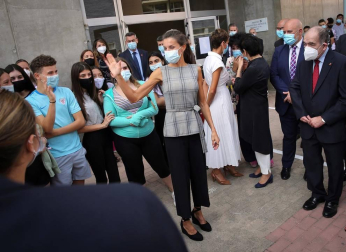 La reina Letizia inaugura el curso escolar en Milagro y San Adrián