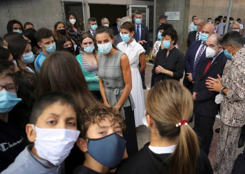 La reina Letizia inaugura el curso escolar en Milagro y San Adrián
