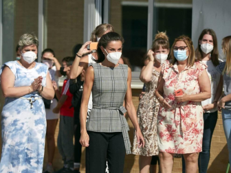 La reina Letizia inaugura el curso escolar en Milagro y San Adrián