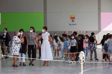 La reina Letizia inaugura el curso escolar en Milagro y San Adrián