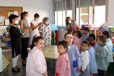 La reina Letizia inaugura el curso escolar en Milagro y San Adrián