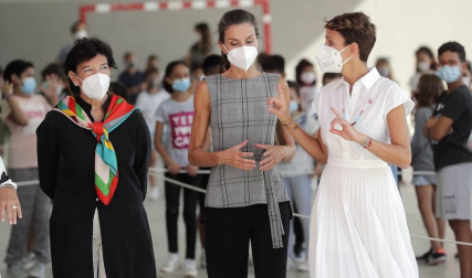 La reina Letizia inaugura el curso escolar en Milagro y San Adrián