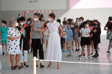 La reina Letizia inaugura el curso escolar en Milagro y San Adrián